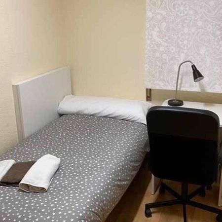 Residencia 12 Octubre Bed & Breakfast Madrid Dış mekan fotoğraf