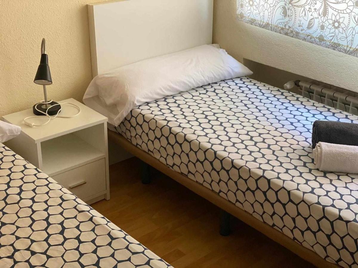 Residencia 12 Octubre Bed & Breakfast Madrid Dış mekan fotoğraf
