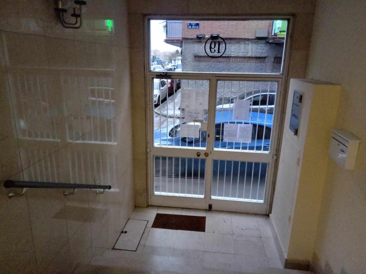 Residencia 12 Octubre Bed & Breakfast Madrid Dış mekan fotoğraf