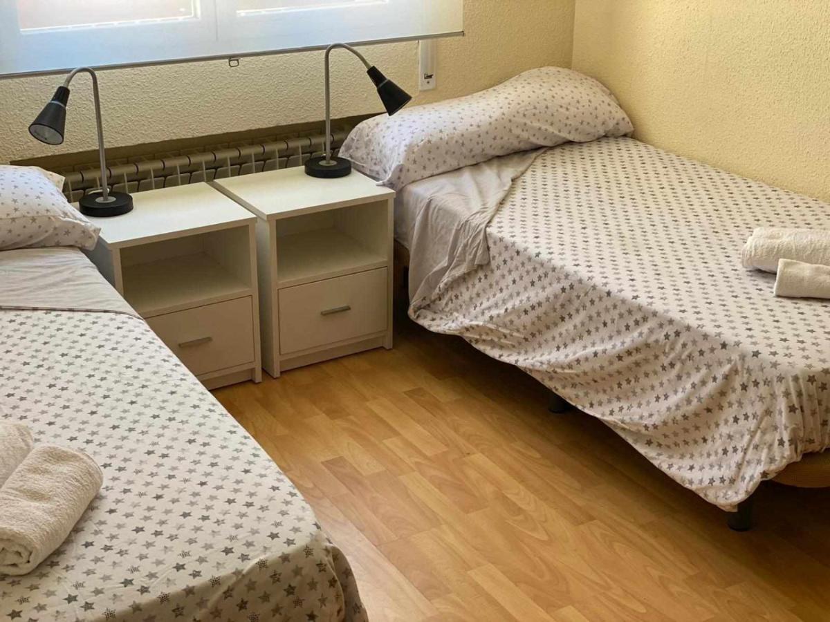 Residencia 12 Octubre Bed & Breakfast Madrid Dış mekan fotoğraf
