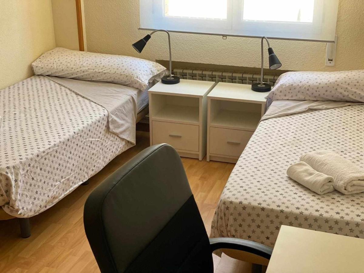 Residencia 12 Octubre Bed & Breakfast Madrid Dış mekan fotoğraf