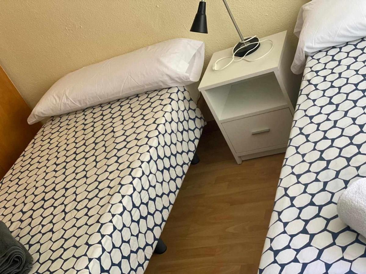 Residencia 12 Octubre Bed & Breakfast Madrid Dış mekan fotoğraf