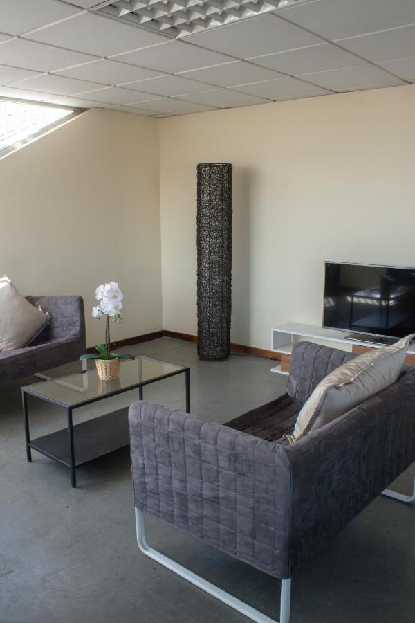 Residencia 12 Octubre Bed & Breakfast Madrid Dış mekan fotoğraf